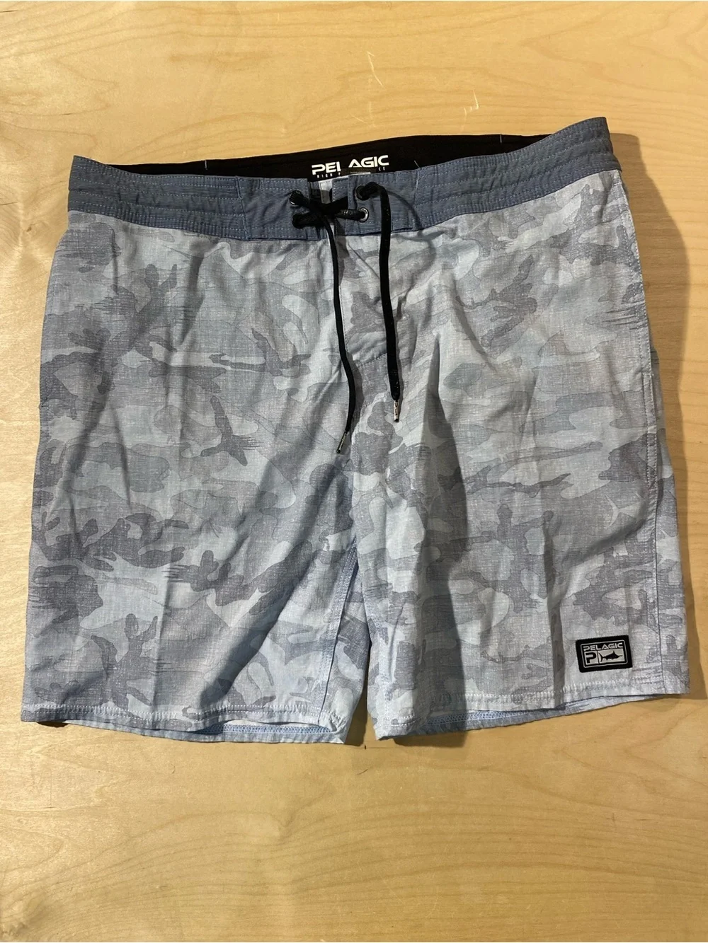 Pelagic Men’s Gray Camo Swim Trunks 36 (RS)
